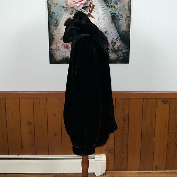 Super Cool Vintage Y2K Gallery Faux Fur Bomber Jacket! - Picture 4 of 7